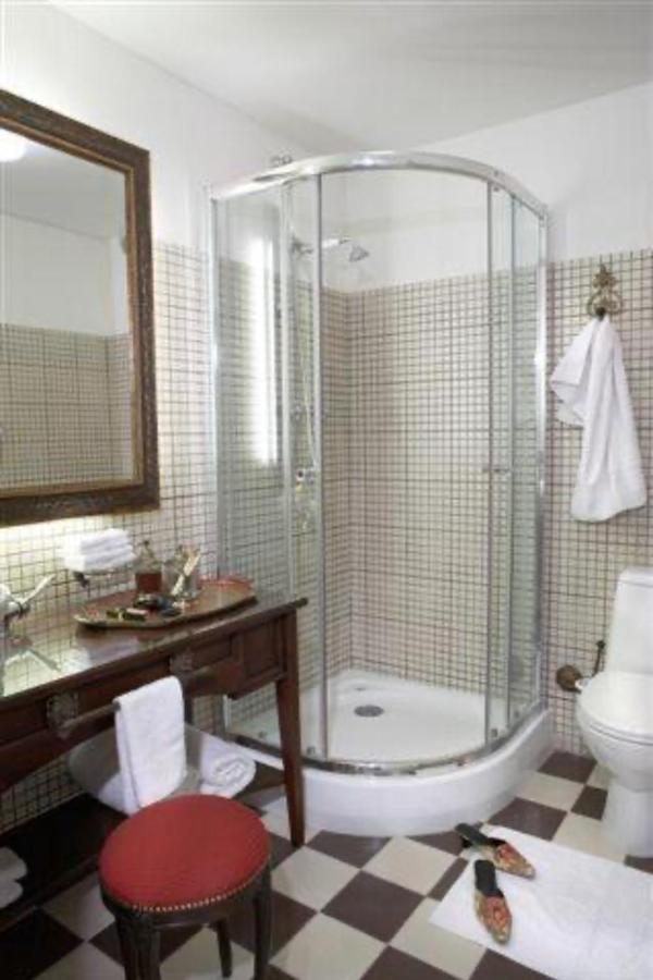 Apvalaus Stalo Klubas Gastro & Spa Hotel Trakai Exteriör bild