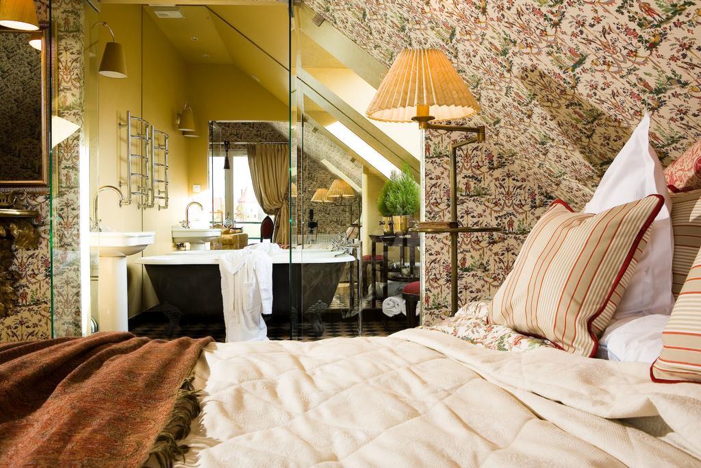 Apvalaus Stalo Klubas Gastro & Spa Hotel Trakai Exteriör bild