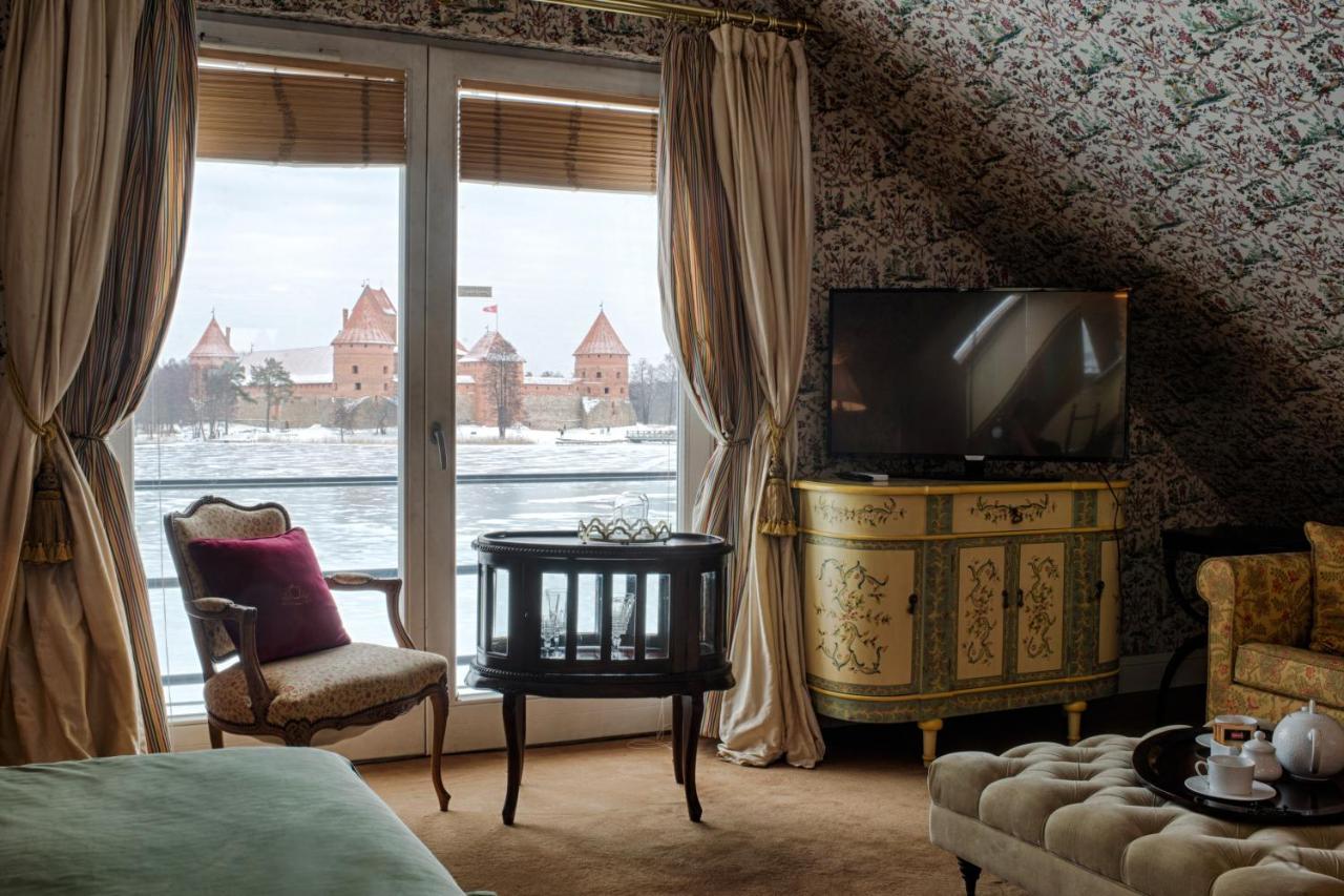 Apvalaus Stalo Klubas Gastro & Spa Hotel Trakai Exteriör bild